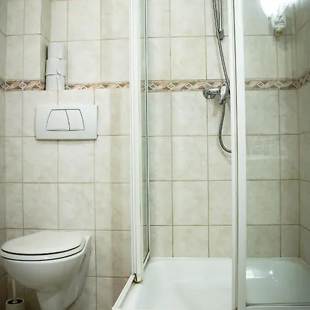 Hotel Ach To Tu 2*